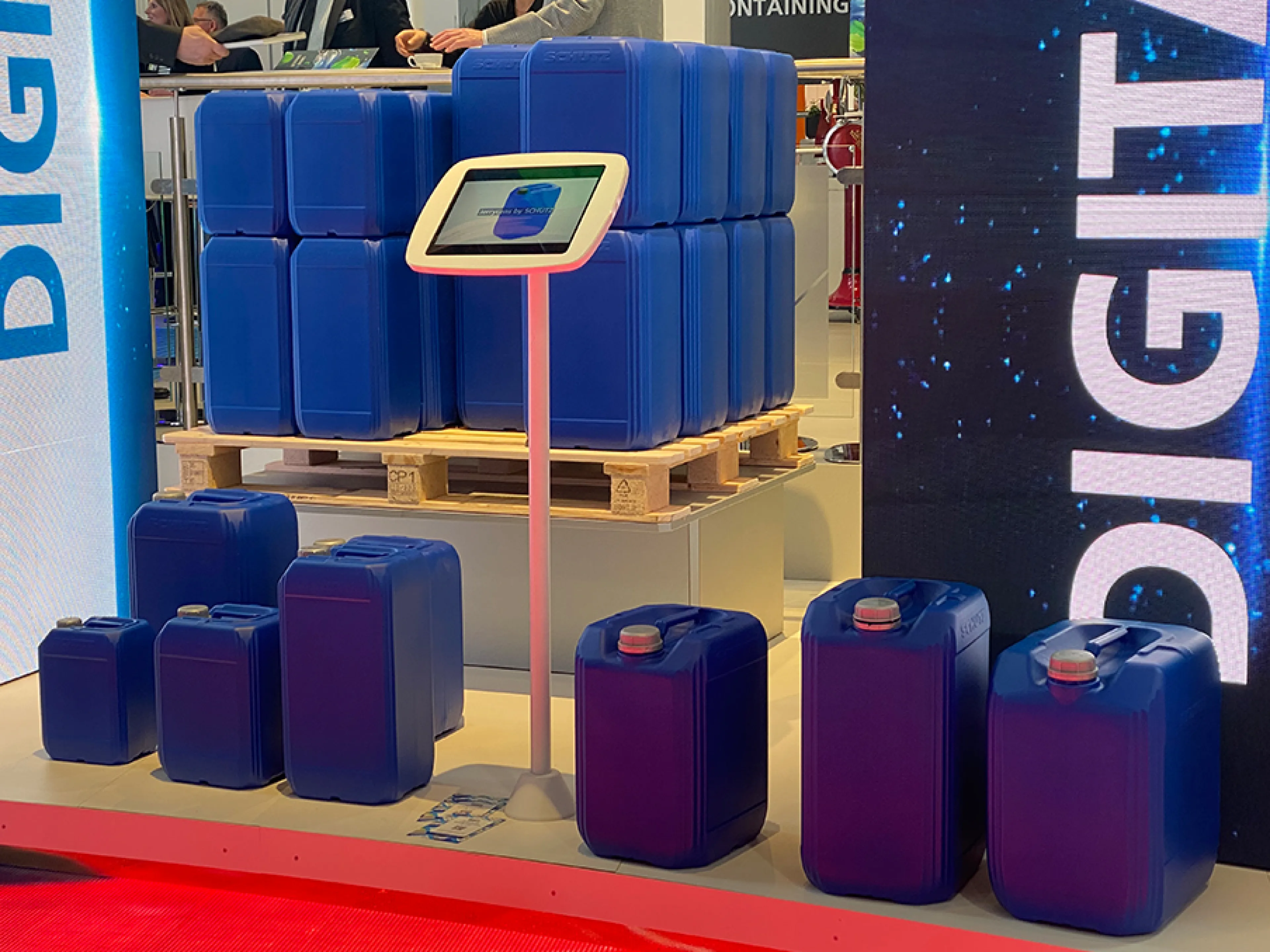 Die so genannten „Hot Topics“ Smart Manufacturing, Innovative Materials und Future Skills setzen auf der Interpack 2026 klare inhaltliche Akzente