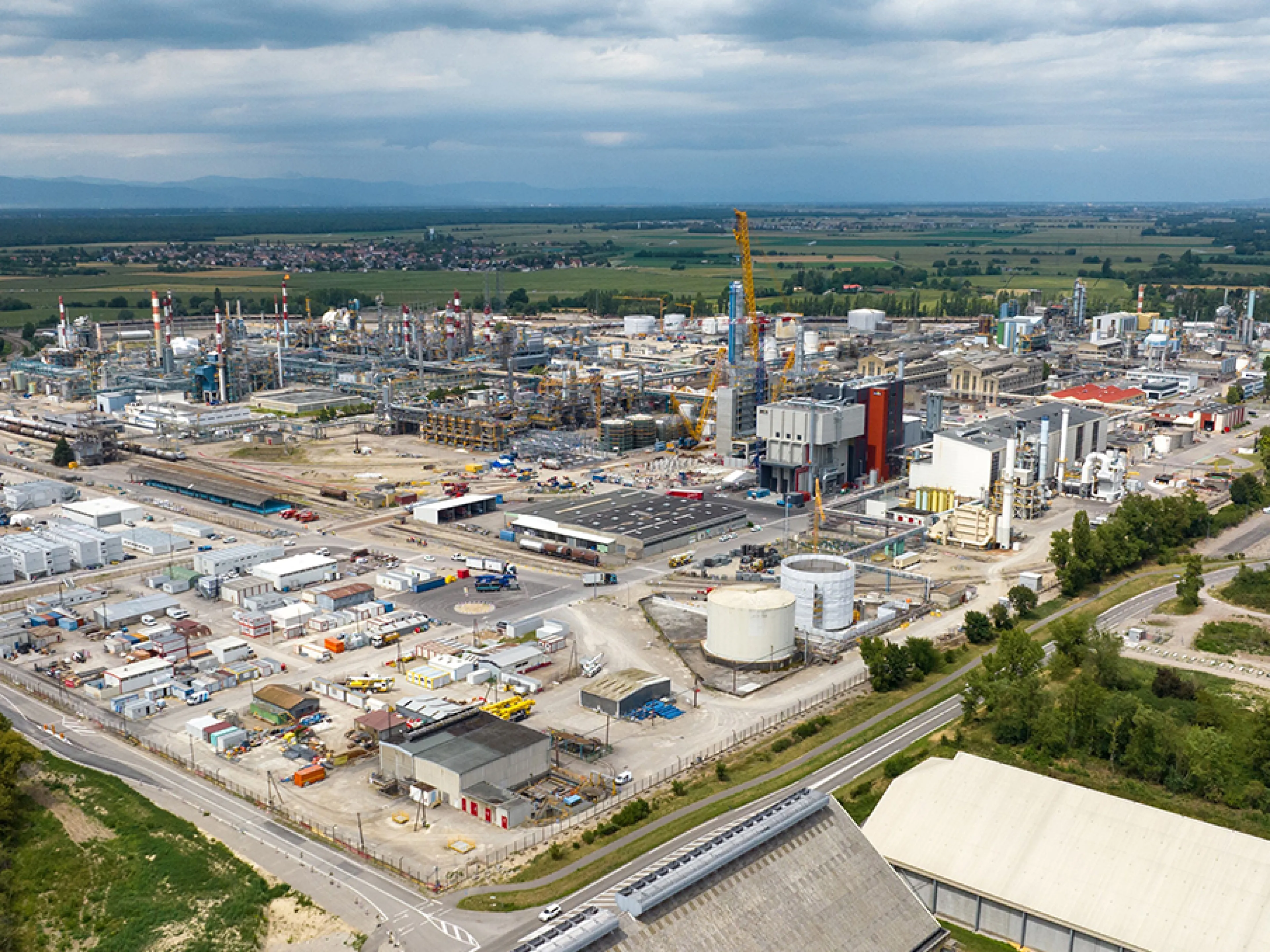 Luftaufnahme des Standorts Chalampé, an dem das Joint Venture Alsachimie von BASF und Domo Chemicals angesiedelt ist 
