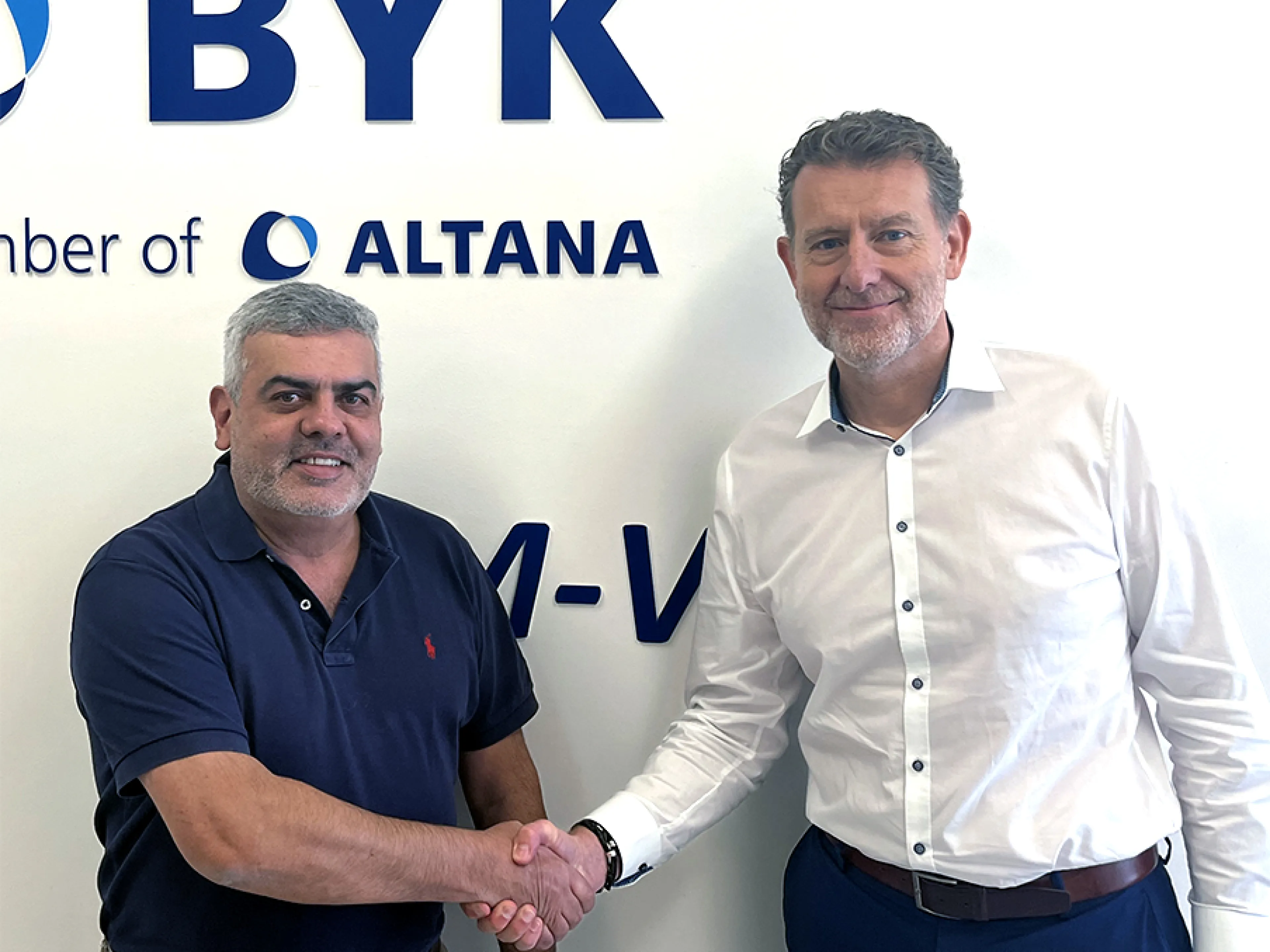 Carlos Roberto C. Duarte Coelho (li.), neuer Geschäftsführer von Byk do Brazil und Dr. Stefan Mößmer