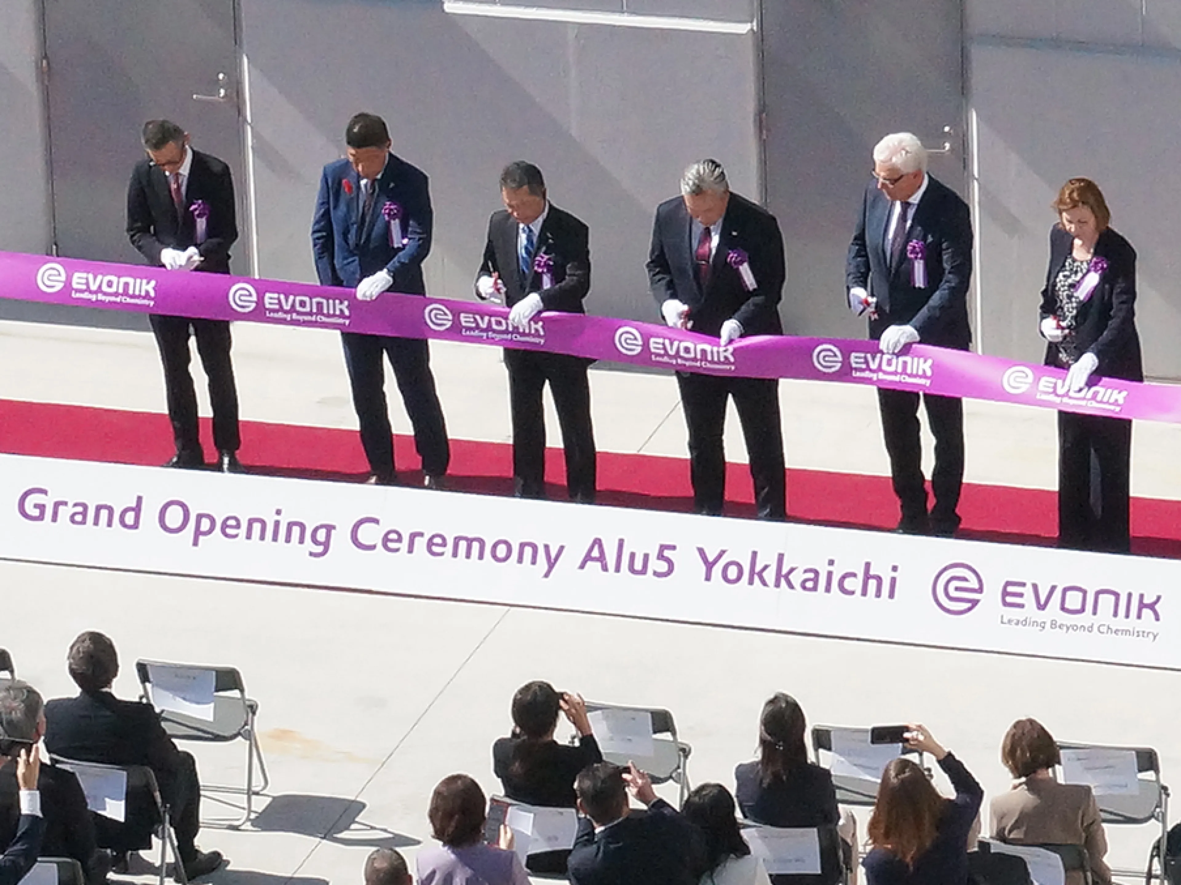 Feierliche Eröffnung der neuen Aluminiumoxid-Anlage von Evonik in Yokkaichi, Japan