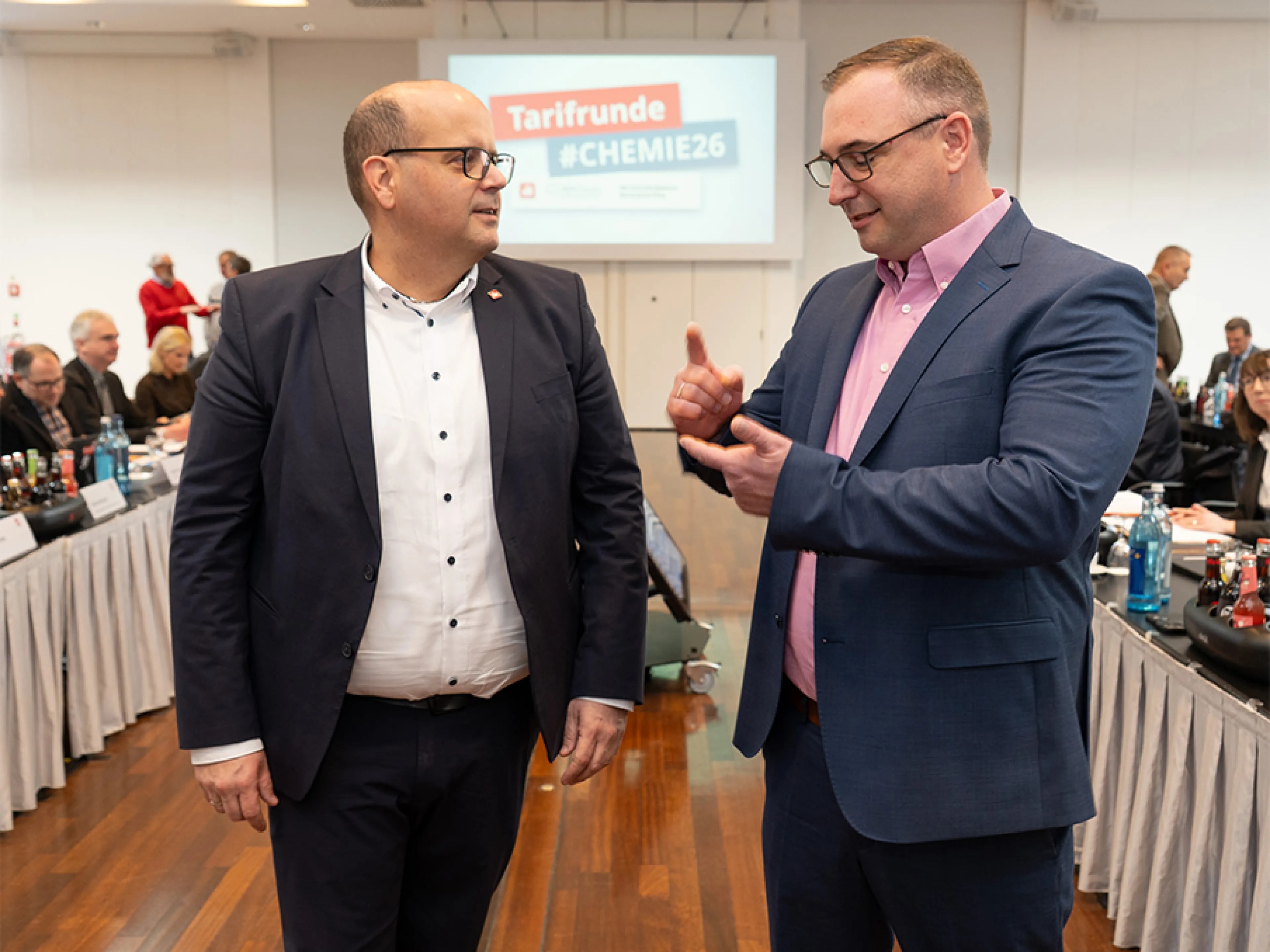 Tarifverhandlungen: Roland Strasser (IGBCE) und Michael Müller (Arbeitgeberverband) haben für Rheinland-Pfalz verhandelt