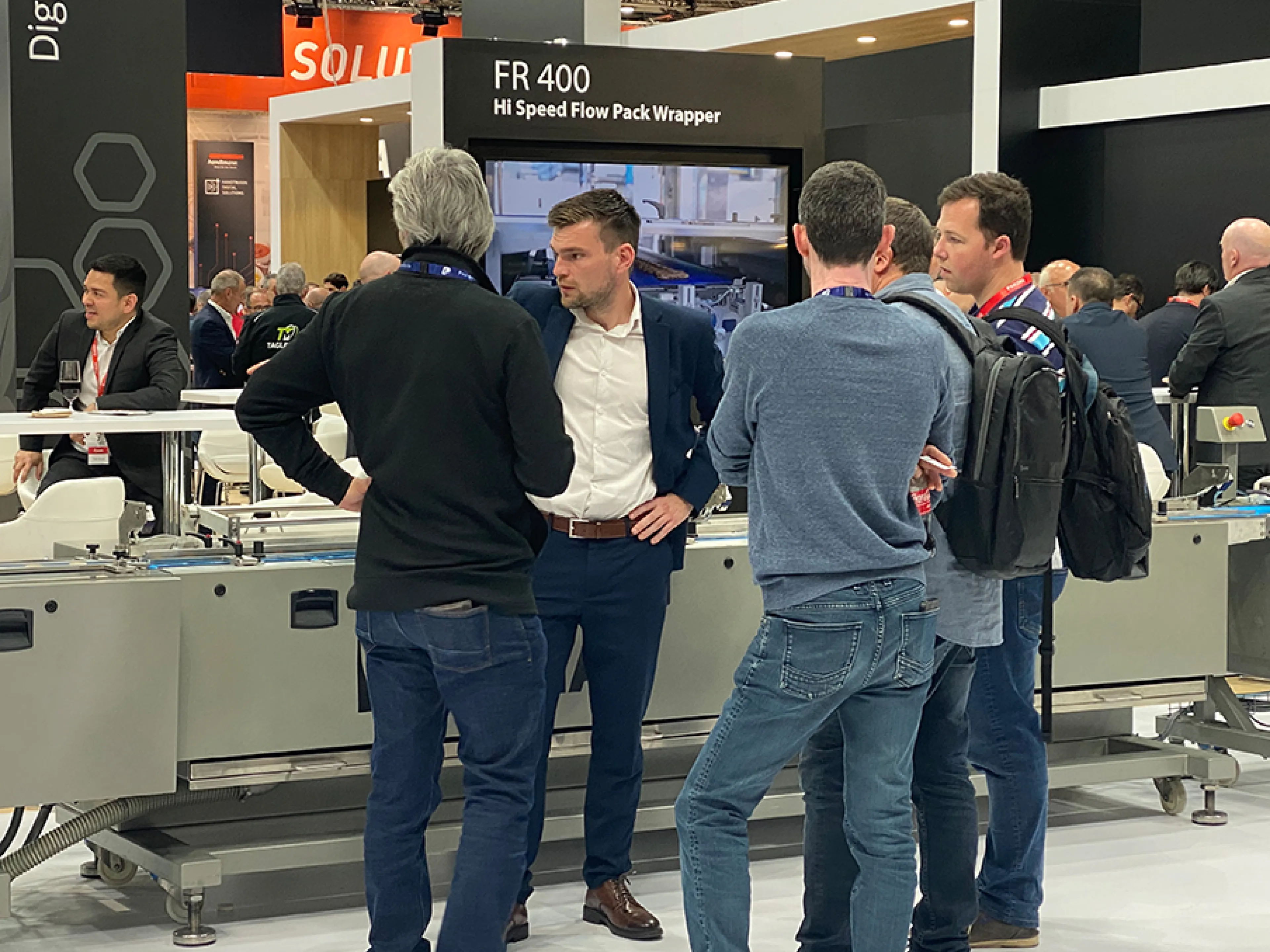 Aussteller zeigen auf der Interpack 2026, wie Automatisierung, künstliche Intelligenz und datengestützte Produktionsprozesse neue Perspektiven eröffnen