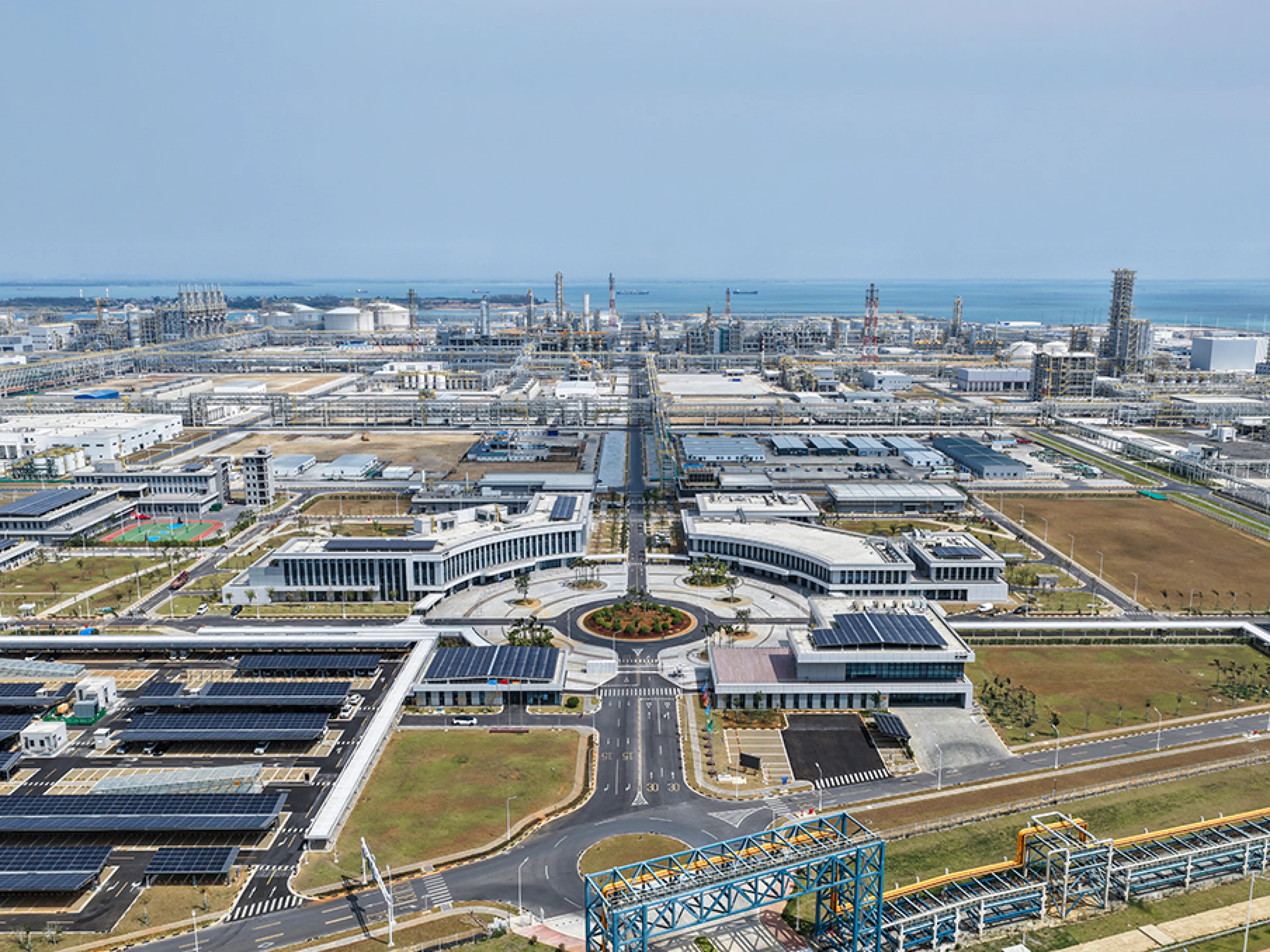Luftaufnahme des BASF-Produktionsstandorts Zhanjiang