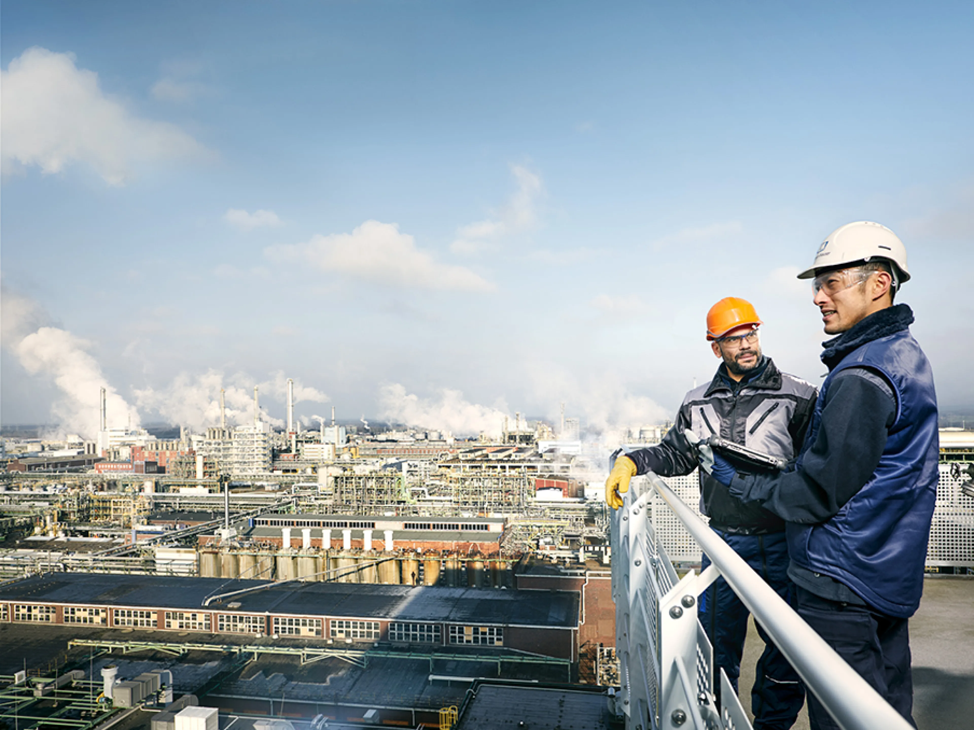 Prozessmesstechnik: Mit der Chemieagenda 2045 setzt die Bundesregierung ein starkes Signal für die Zukunft der Chemieindustrie. Damit Entlastung und langfristiger Wandel ineinandergreifen, braucht es jedoch mehr als politische Rahmenbedingungen