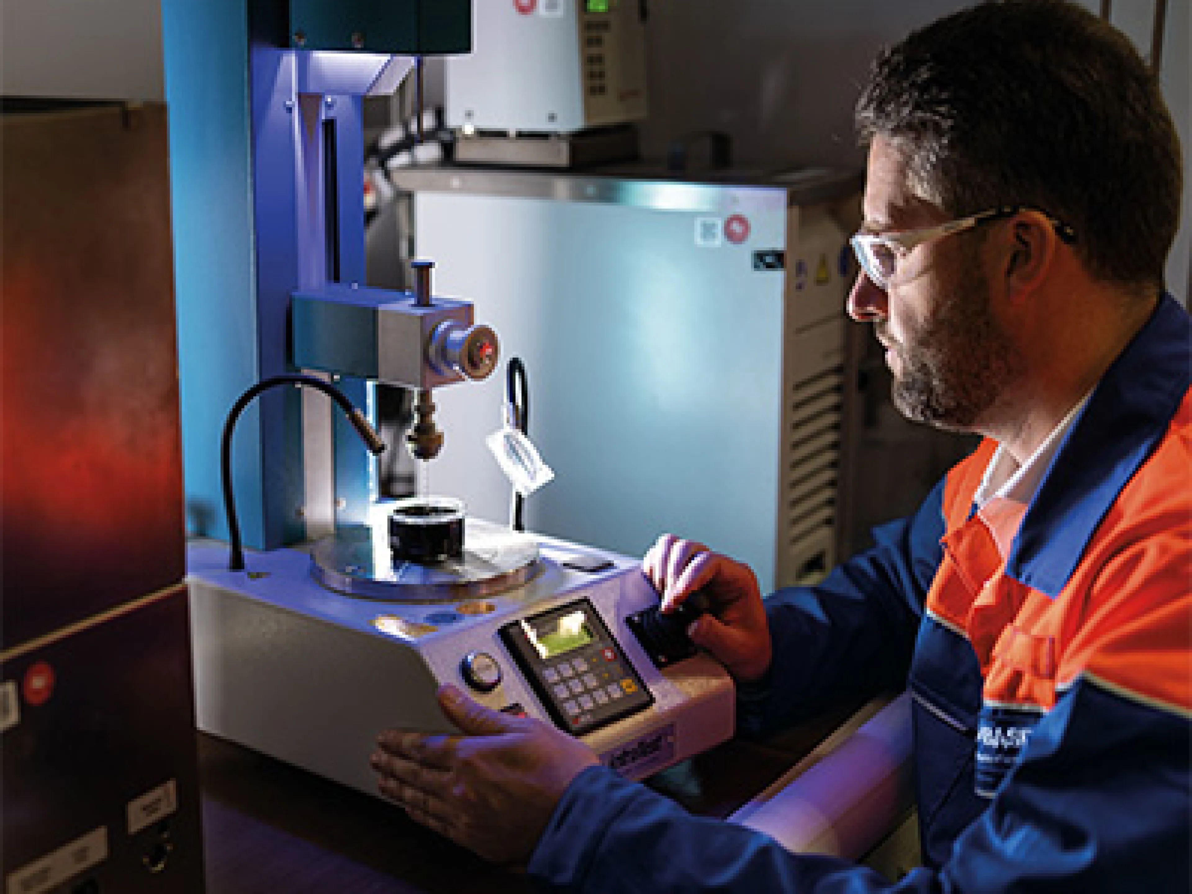 Bitumenadditiv macht Asphalt wider­stands­fähiger