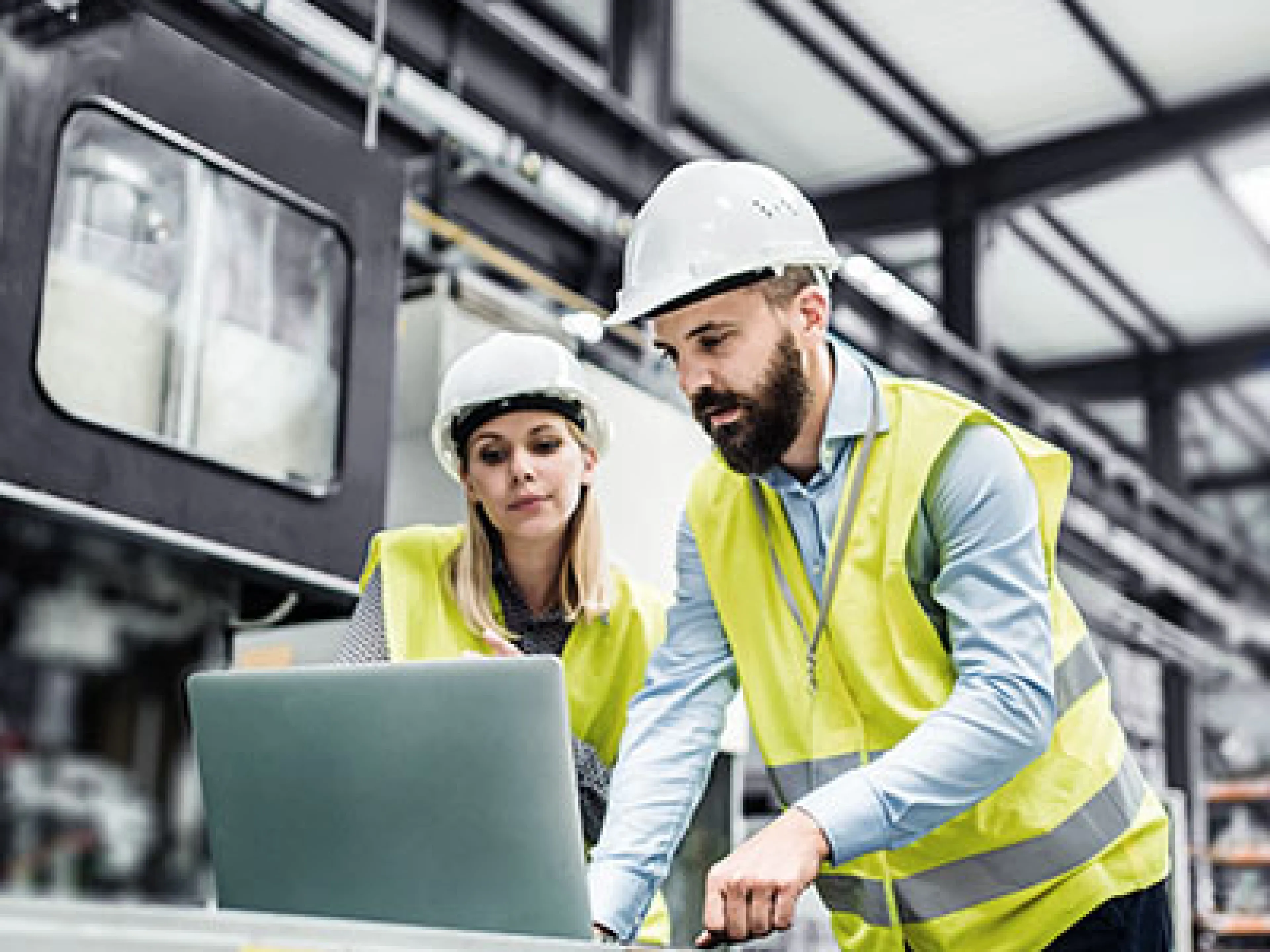 Ingenieure bringen die Transformation der chemischen Industrie aktiv voran – nachhaltig und im Gleichtakt mit gesellschaftlichen Veränderungen. @AdobeStock