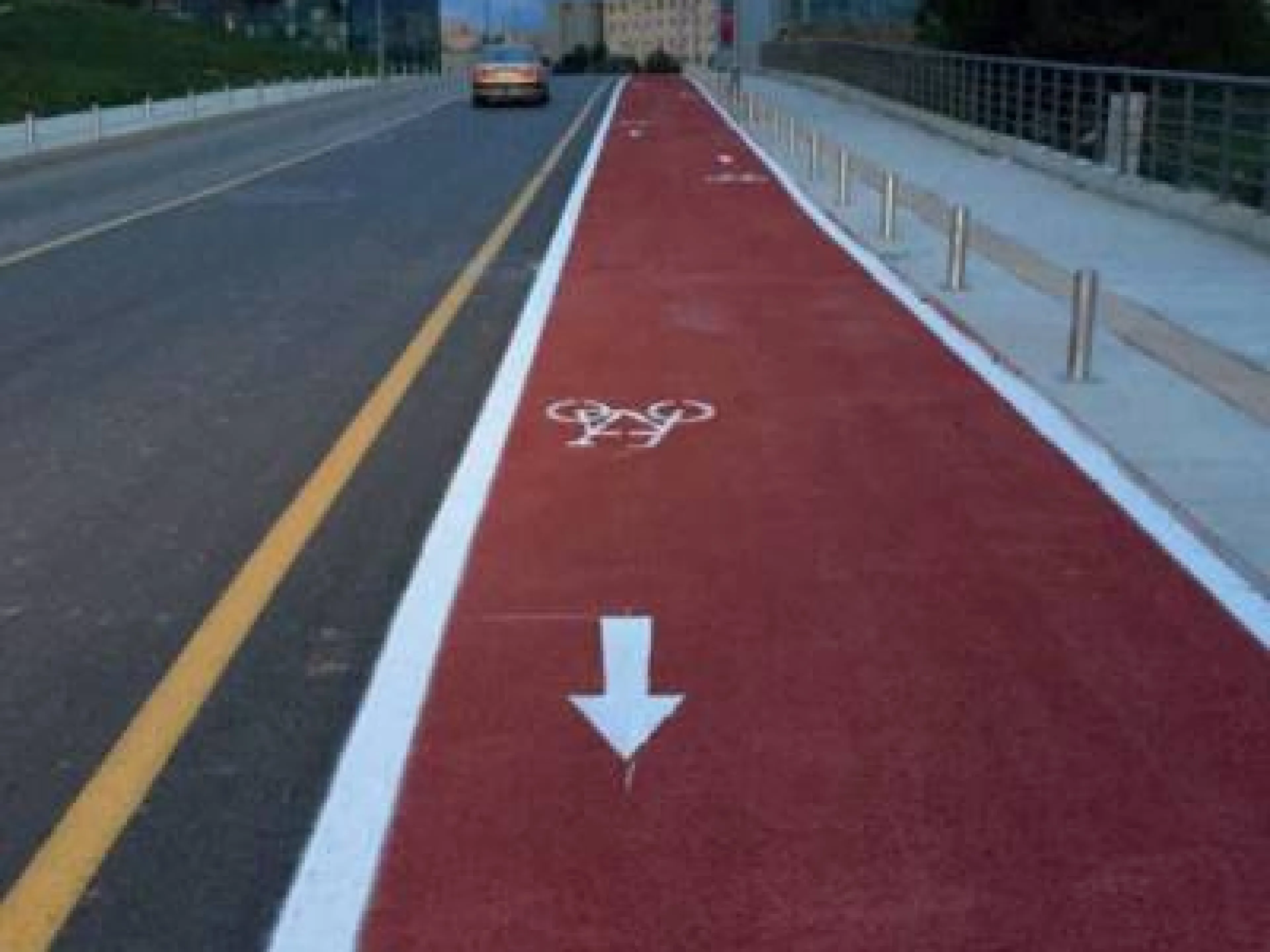 Degaroute-basierte Zwei-Komponenten-Spritzmarkierung an der Technischen Universität Istanbul