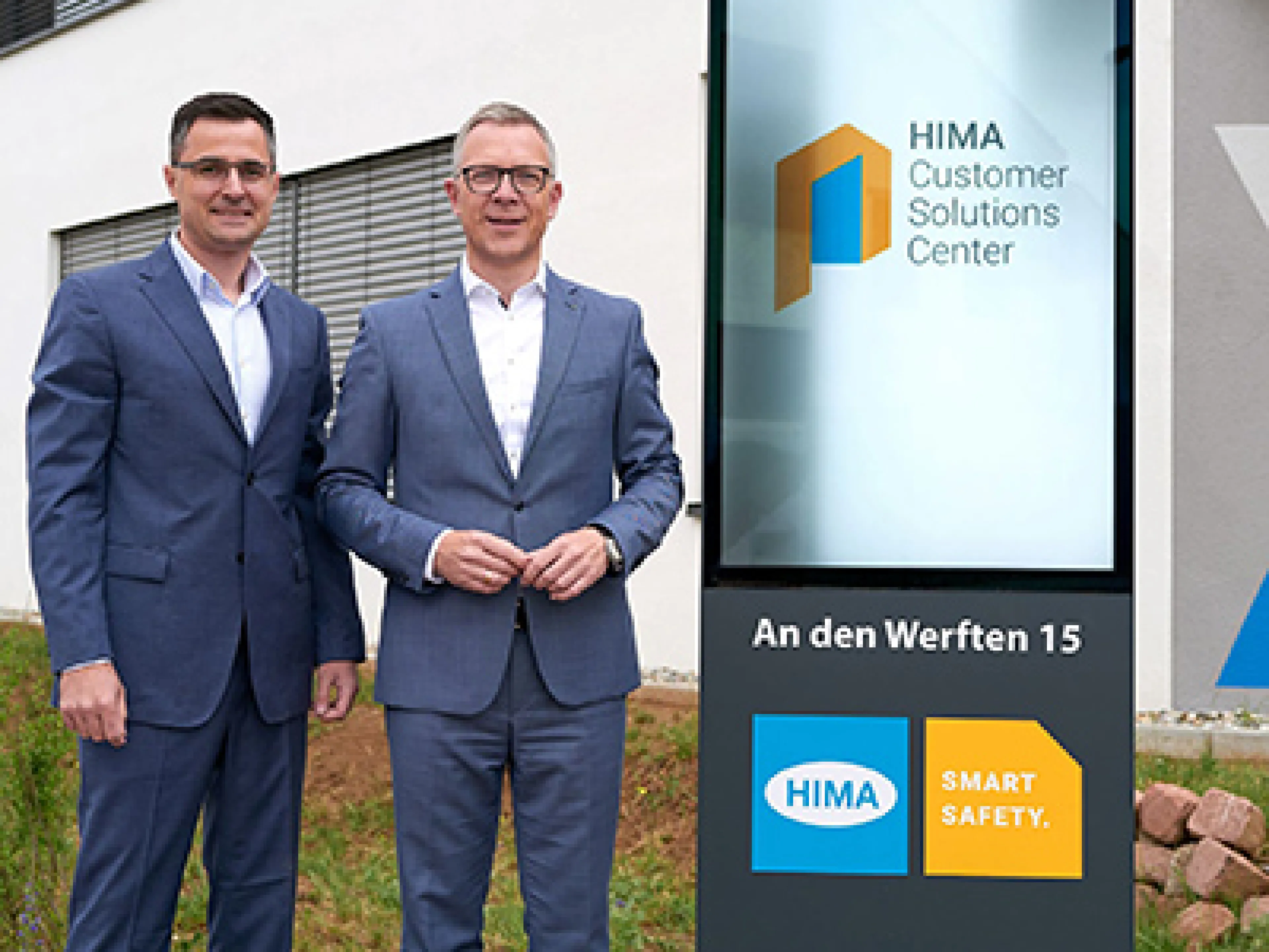 Sergej Arent (Director Applications) und Jörg de la Motte (CEO) von der Hima Group