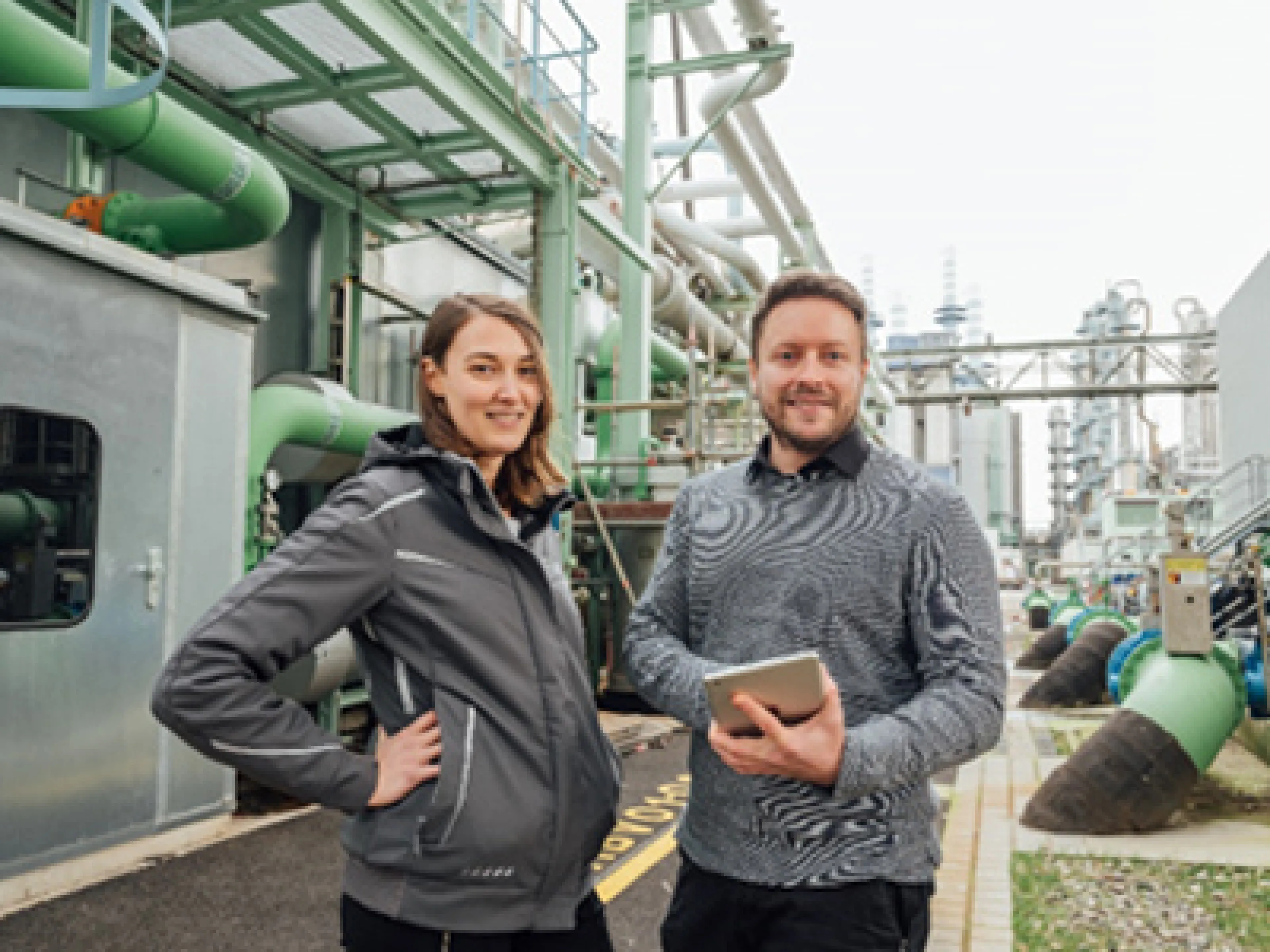 Sarah Teizel und Frank Mollard haben die App „IoT-PLS-Miner“ erfolgreich im Bereich Kälte, Kühlung, Wasser bei Infraserv Höchst etabliert