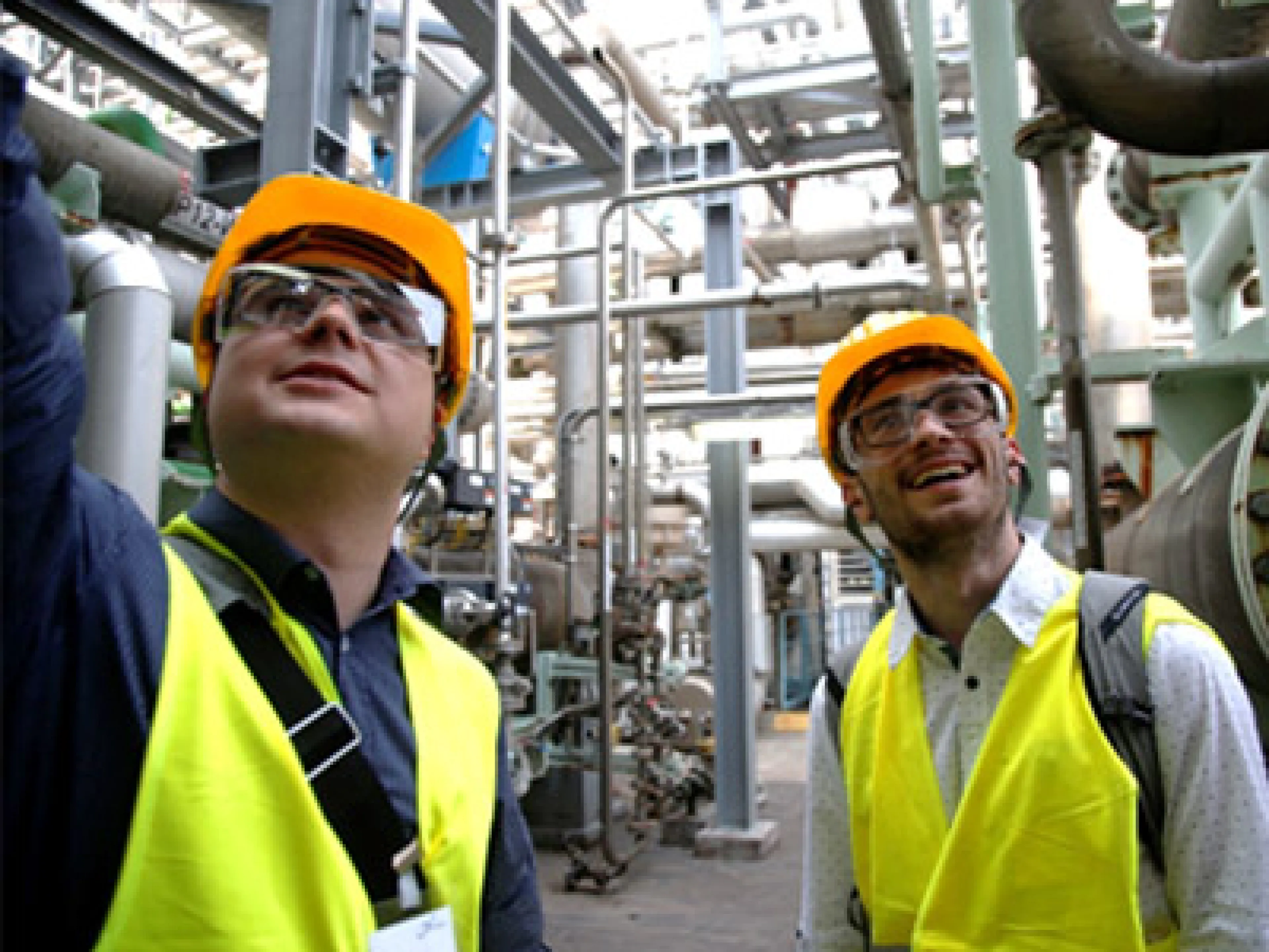 Beim „Job-Multiversum“ können Studierende und junge Fachkräfte aus den Ingenieurs- und Naturwissenschaften die Arbeit im Industriepark Höchst aus der Nähe erleben