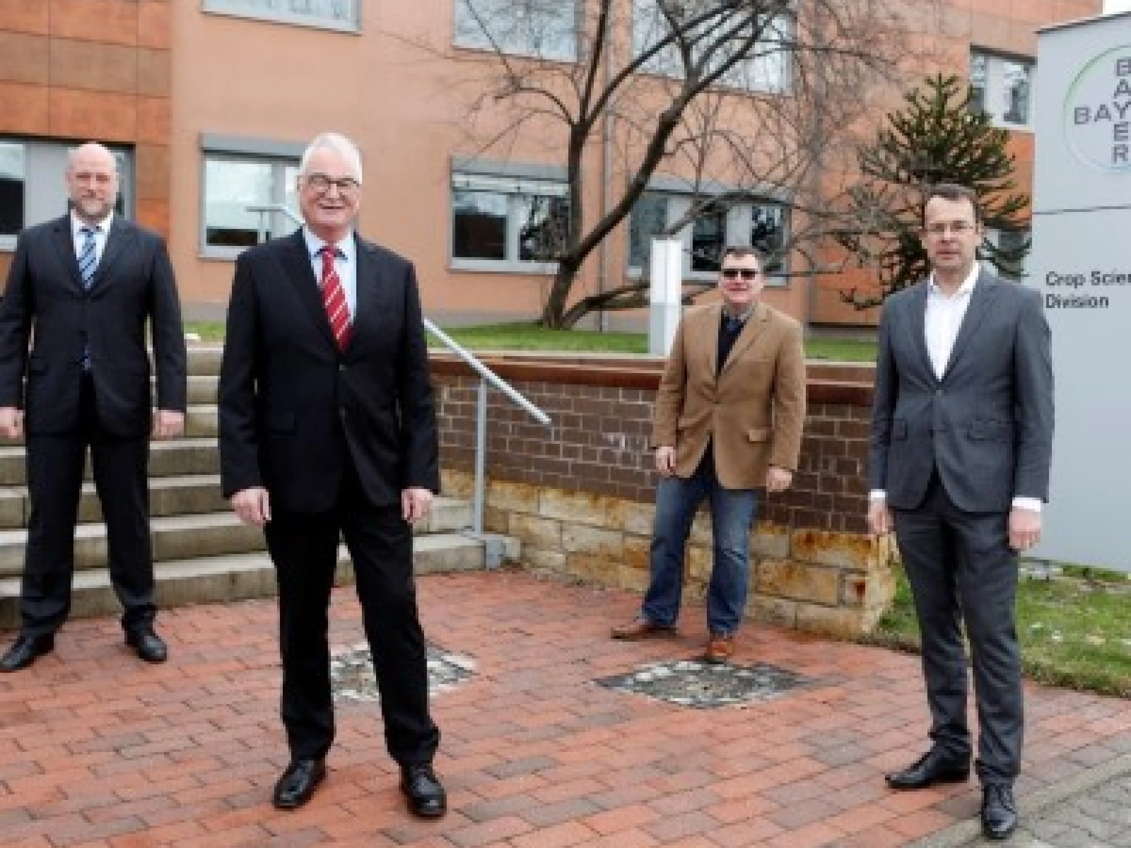 Neue Instandhaltungspartnerschaft zwischen der Bayer AG Division Crop Science im Industriepark Höchst und Infraserv Höchst Prozesstechnik