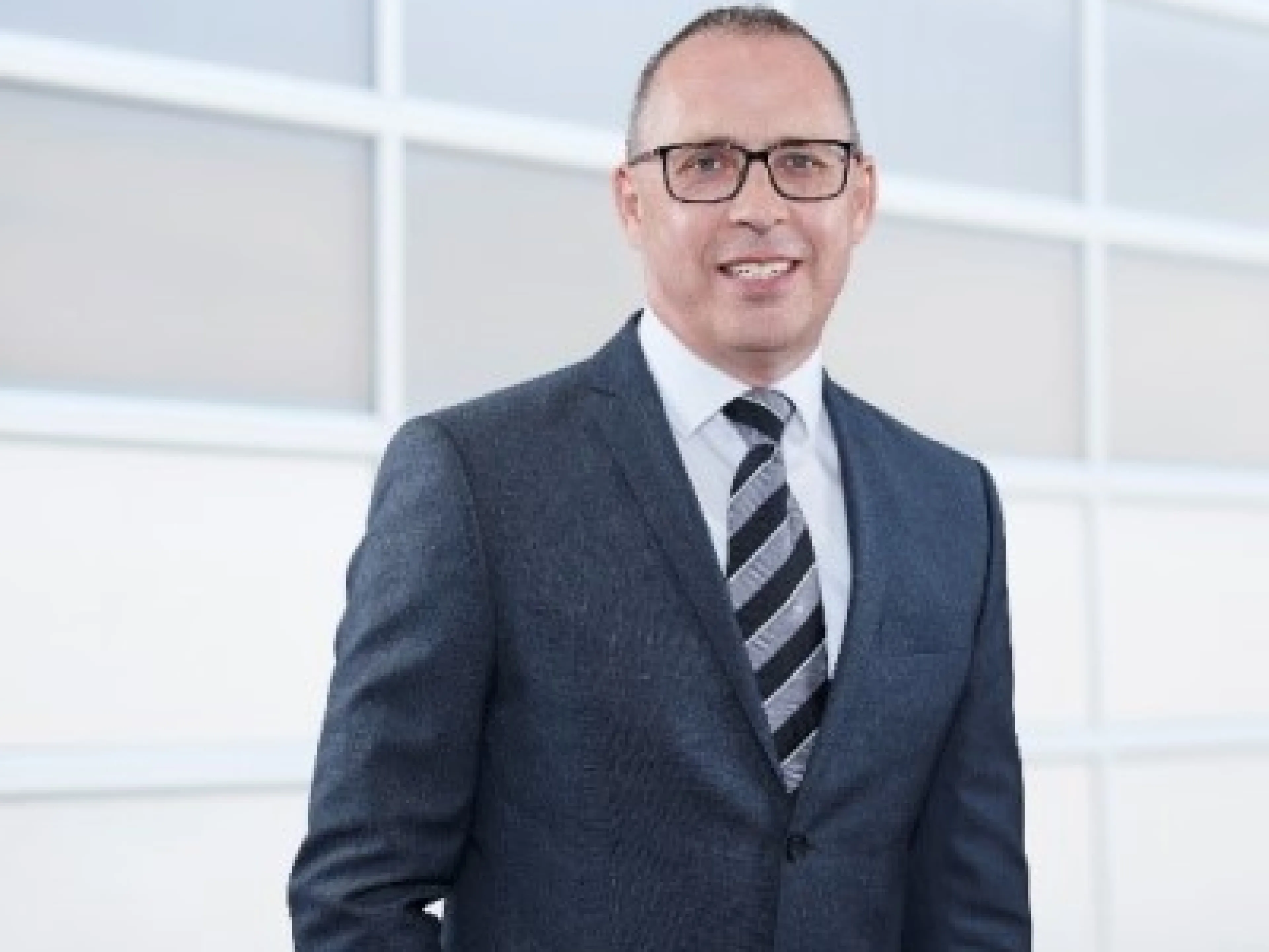 Jürgen Zsembera ist seit 9.11.2020 zweiter Geschäftsführer des Industrieservice-Anbieters ISW-Technik mit Sitz im von Infraserv Wiesbaden betriebenen Industriepark Wiesbaden