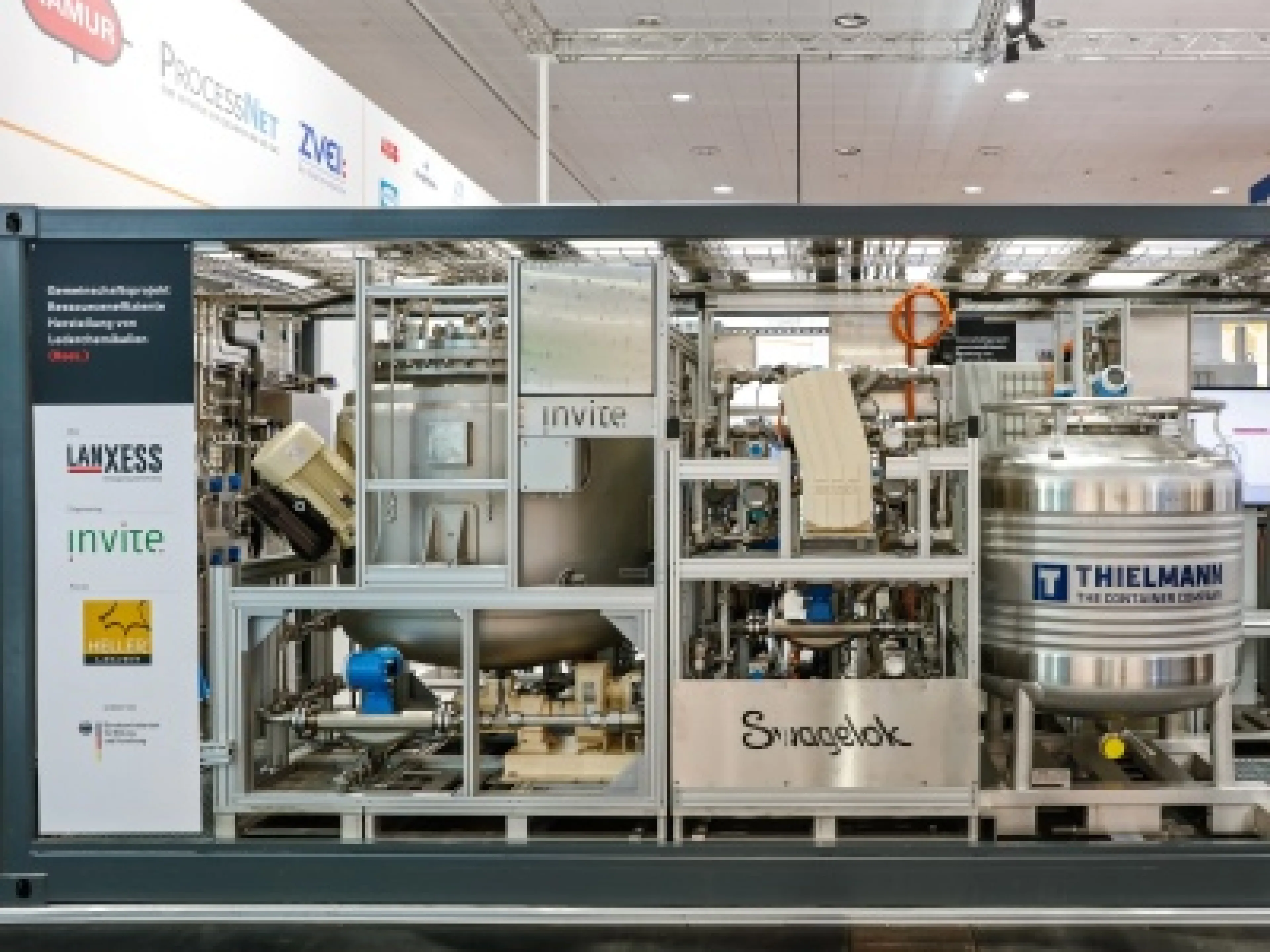 Die modulare Anlage für die „Ressourceneffiziente Herstellung von Lederchemikalien“ von Lanxess