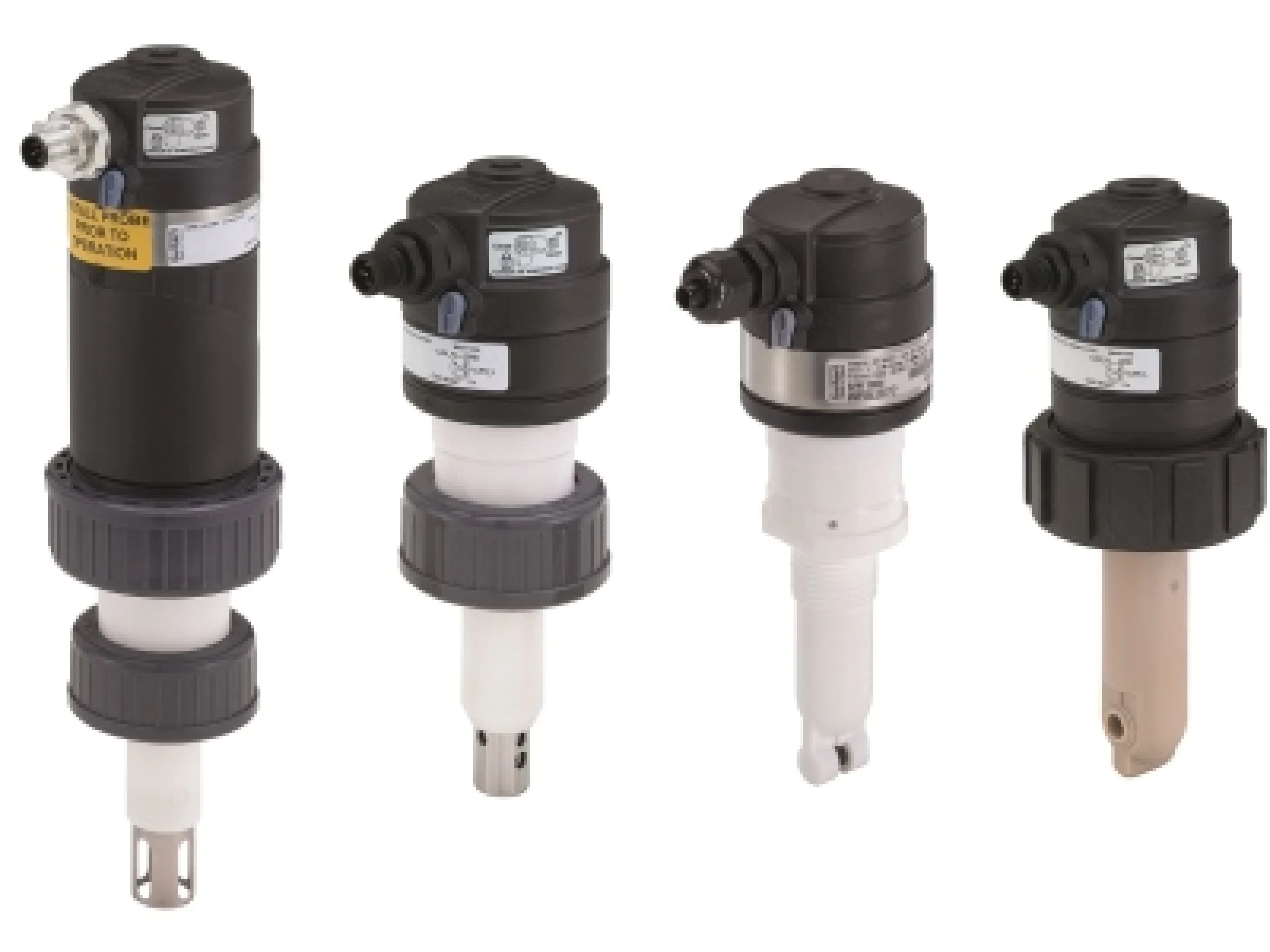 pH-/Redox-Transmitter (links) und Leitfähigkeitstransmitter mit IO-Link und dem Bürkert-Systembus