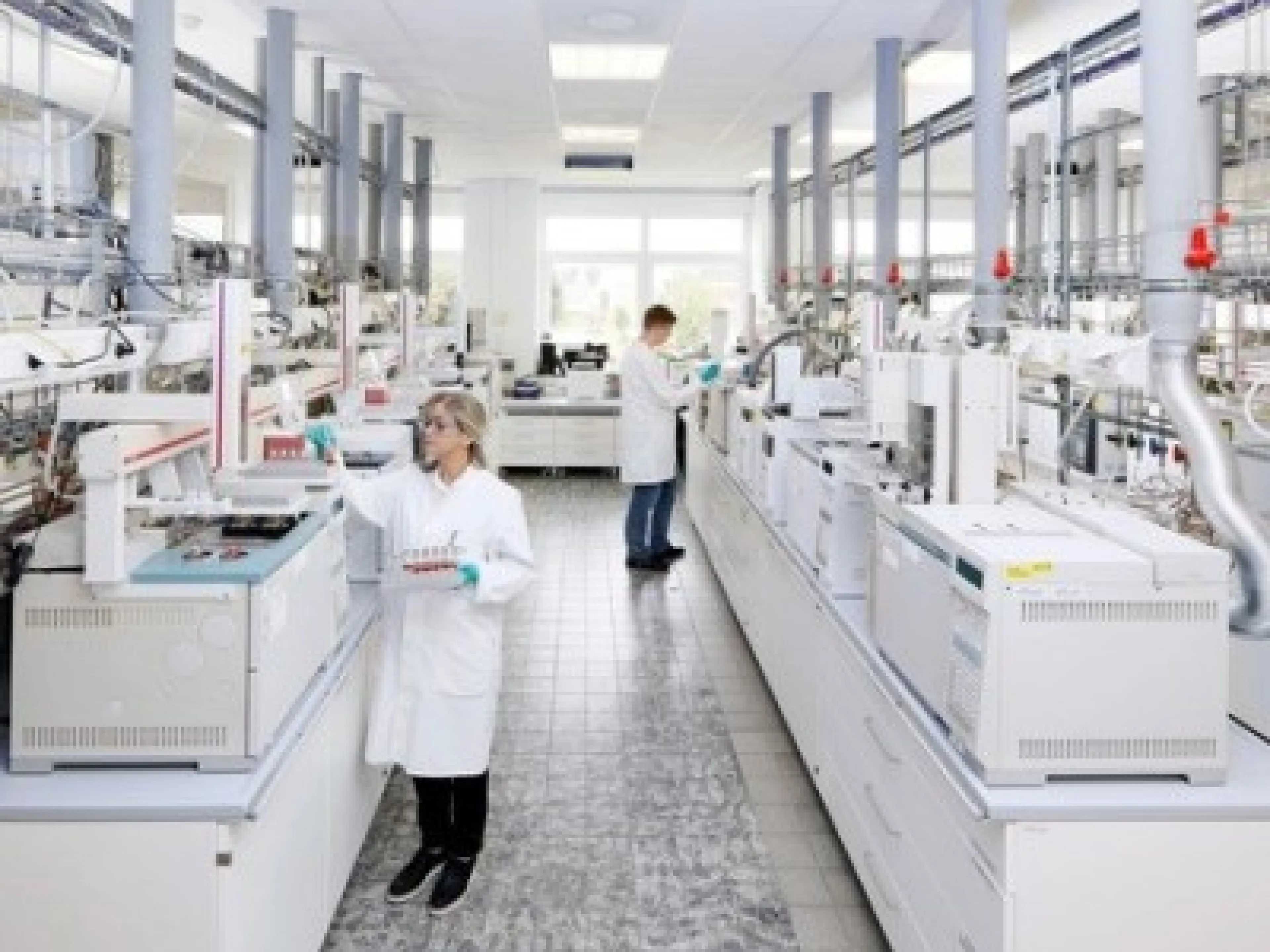 SGS erweitert Angebot um GLP-Studien für Produktchemikalien und Polymer-Reach