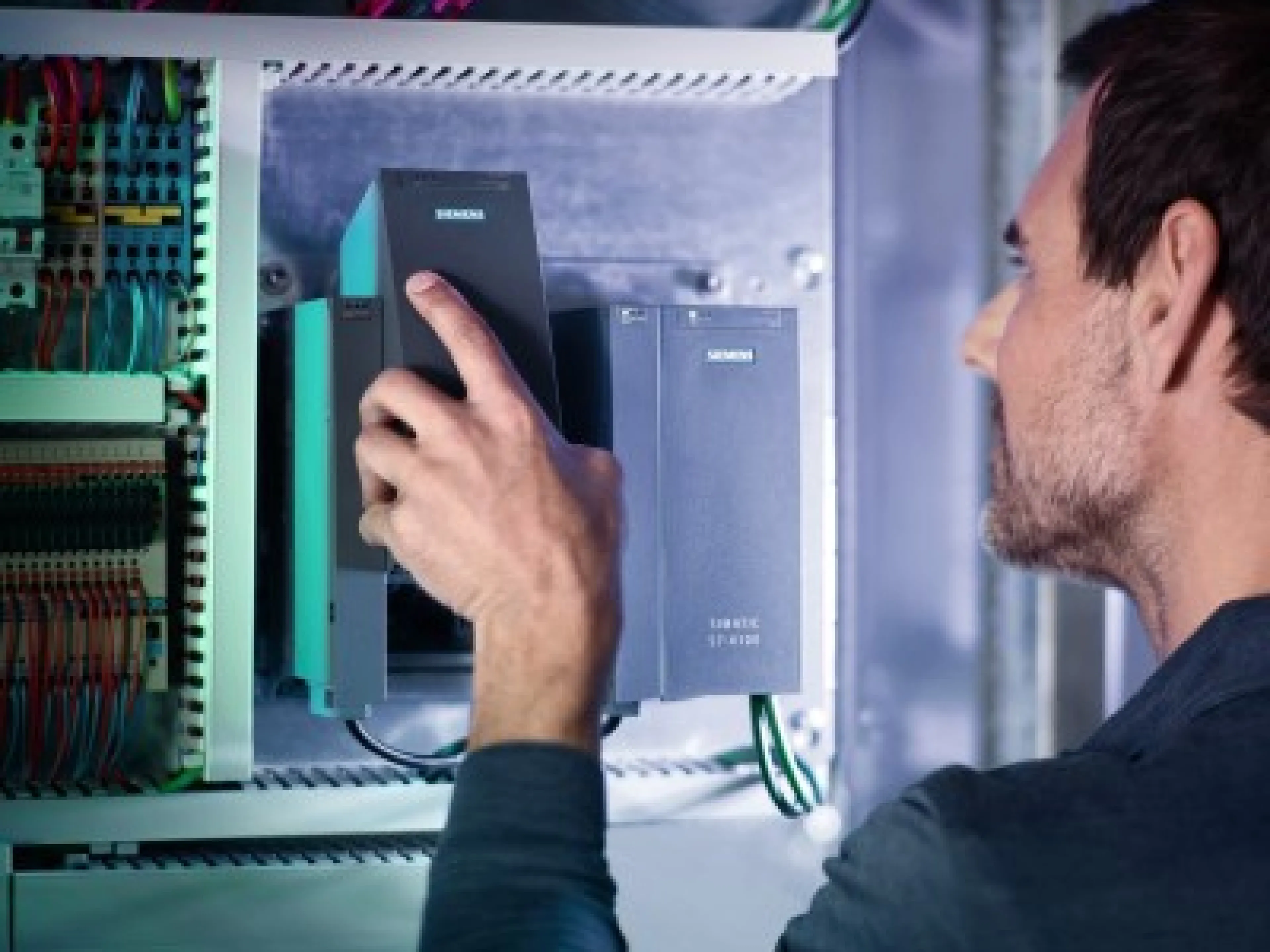 Simatic S7-4100: Neue Generation von Steuerungen für die Prozessautomatisierung