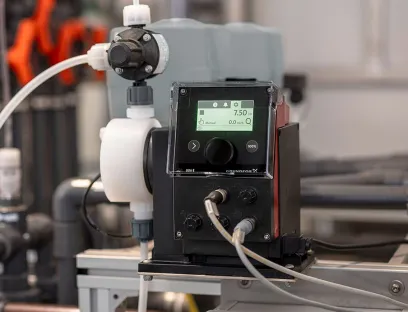 Die neue Dosierpumpe unterstützt Unternehmen in der Chemieindustrie bei der Gestaltung einer nachhaltigeren Zukunft durch kontinuierliche, konstante Dosierung von Chemikalien, Bild: Grundfos Grundfos Dosierpumpe DDA