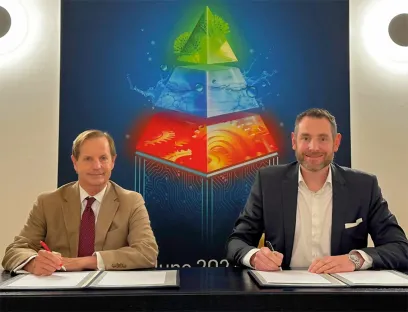 John Royall (l.), Präsident und CEO von Gulf Energy Information und Dr. Björn Mathes (r.), Geschäftsführer der Dechema Ausstellungs-GmbH bei der Vertragsunterzeichnung zur „ChemE Show“, Bild: Dechema John Royall (l.), Präsident und CEO von Gulf Energy Information und Dr. Björn Mathes (r.), Geschäftsführer der Dechema Ausstellungs-GmbH bei der Vertragsunterzeichnung zur „ChemE Show“