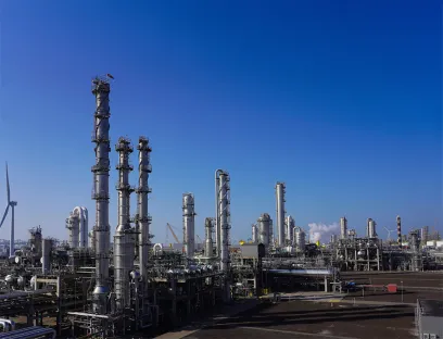 Bis 2026 wollen Lyondell-Basell und Covestro die gemeinsame PO11-Anlage in Maasvlakte stilllegen, Bild: Covestro Bis 2026 wollen Lyondell-Basell und Covestro die gemeinsame PO11-Anlage in Maasvlakte stilllegen
