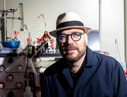 Der Heinrich-Emanuel-Merck-Preis geht 2025 an Alán Aspuru-Guzik, Universität Toronto, Kanada, in Anerkennung seiner bahnbrechenden Innovationen, Bild: C. Osorio (Fotograf) Der Heinrich-Emanuel-Merck-Preis geht 2025 an Alán Aspuru-Guzik, Universität Toronto, Kanada, in Anerkennung seiner bahnbrechenden Innovationen