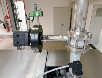 Das eingesetzte Schubert & Salzer-Gleitschieberventil in DN80 (15 kg) ist kompakter und signifikant leichter als jedes der beiden zuvor installierten Sitzkegelventile