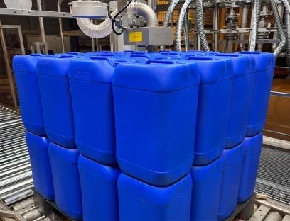 Abfüllung von Silan für Evonik Antwerpen in Kanistern mit automatisierter Wägeelektronik