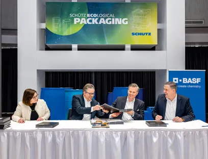 Unterzeichnung des Ansiedlungsvertrags zur IBC-Produktion zwischen BASF und Schütz