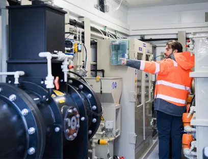 Oxyle hat seine PFAS-Zerstörungslösung erfolgreich direkt bei einem Industriekunden vor Ort validiert und damit die Praxistauglichkeit der Technologie für den großtechnischen Einsatz belegt