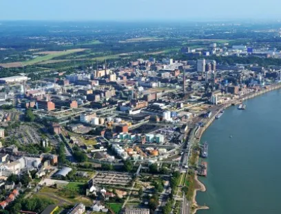 Lanxess hat die Betriebe an seinen großen Standorten, wie hier in Leverkusen, digital aufgerüstet und mit der Datenanalyse-Software Trendminer ausgestattet, Bild: Lanxess Lanxess hat die Betriebe an seinen großen Standorten mit der Datenanalyse-Software Trendminer ausgestattet