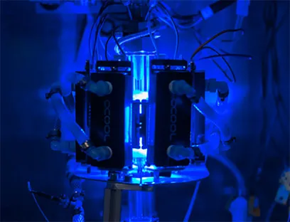 In einem Katalysatortest eingesetzter Syzygy-Photoreaktor, Bild: mit freundlicher Genehmigung von Brandon Martin, Rice University In einem Katalysatortest eingesetzter Syzygy-Photoreaktor