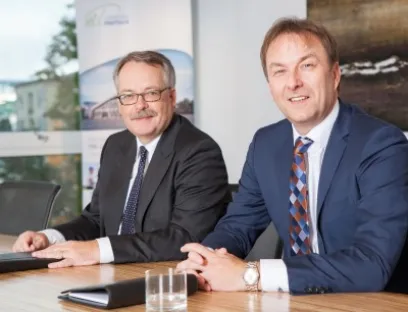 Geschäftsleitung Infraserv Knapsack (v.l.n.r.): Dr. Clemens Mittelviefhaus und Ralf Müller, Bild: Infraserv Knapsack Dr. Clemens Mittelviefhaus und Ralf Müller