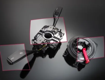 Der französische Automobilzulieferer Valeo hat jetzt ein Lenkstockschalter-Modul entwickelt, dessen Gehäuse und Hebel aus den technischen Kunststoffen Ultramid SI (PA: Polyamid) und Ultradur (PBT: Polybutylenterephthalat) der BASF bestehen. Es ist rund 20 Prozent leichter als das Vorgängermodell und profitiert von der ausgezeichneten Oberflächenqualität, der guten UV-Beständigkeit und der Mechanik der BASF-Materialien. Eingesetzt wird das Modul in Fahrzeugen der BMW 3er bis BMW 7er Baureihe mit Hinterradantrieb, Bild: BMW Lenkstockschalter-Modul für BMW von Valeo
