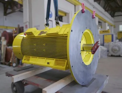 Menzel hatte einen passenden Motor vorrätig und nahm binnen Kurzem alle nötigen Anpassungen für die Pumpenanwendung vor, einschließlich Sonderflansch für Vertikalbetrieb, Bild: Menzel Elektromotoren Pumpenmotor mit Sonderflansch für Chemiewerk