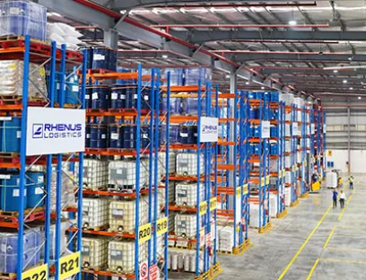 Auf die Aufbewahrung von Chemikalien spezialisiertes Lager mit integriertem Risikomanangement, Bild: Rhenus Warehousing Solutions Auf die Aufbewahrung von Chemikalien spezialisiertes Lager mit integriertem Risikomanangement