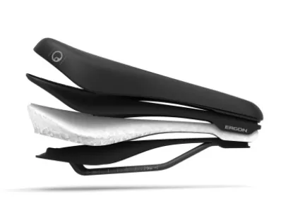Der ST Core Ultra: revolutionäre Twin-Shell-Technologie mit ergonomischem Kern. Zwei Schalen arbeiten isoliert voneinander in einer Sandwich-Konstruktion, schwimmend gelagert durch einen Hochleistungs-Elastomerdämpfer aus Infinergy, einem von BASF entwickelten expandierten thermoplastischen Polyurethan, kurz E-TPU, Bild: BASF Der ST Core Ultra: revolutionäre Twin-Shell-Technologie mit ergonomischem Kern