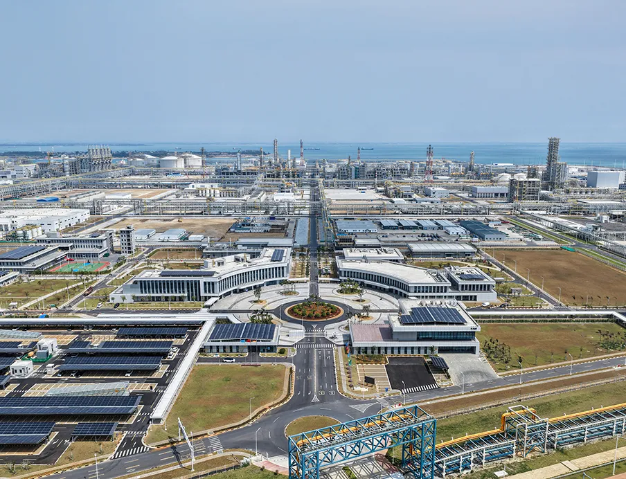 Luftaufnahme des BASF-Produktionsstandorts Zhanjiang