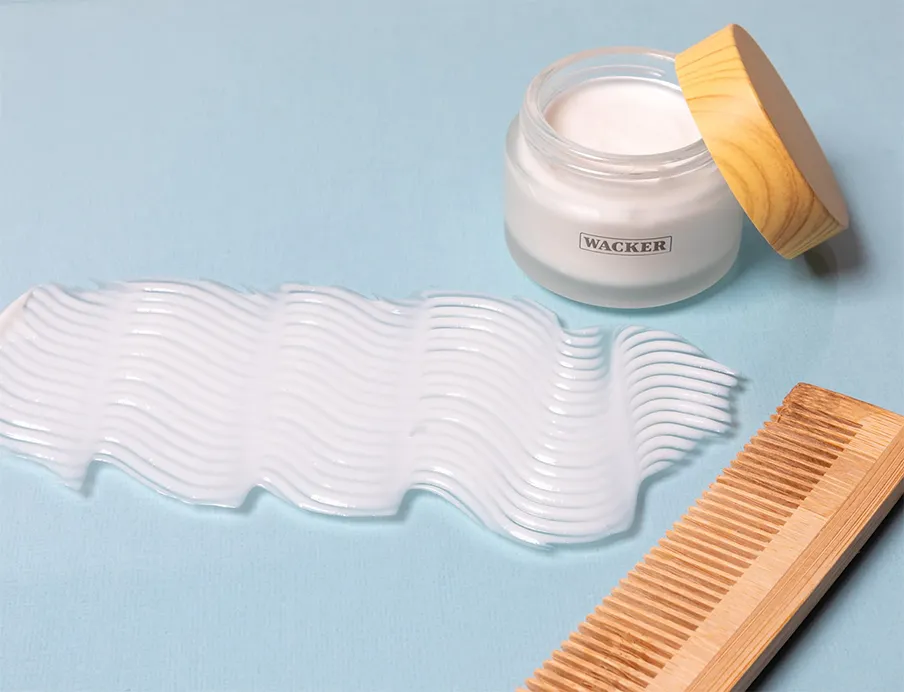 Auf der „in-cosmetics“ in Paris stellt Wacker erstmals Produkte vor, die ausschließlich auf erneuerbaren Rohstoffen basieren