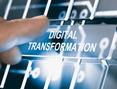 Beschäftigte müssen durch Weiterbildungsstrategien auf den digitalen Wandel vorbereitet werden, Bild: fotolia.com - Olivier Le Moal Beschäftigte müssen durch Weiterbildungsstrategien auf den digitalen Wandel vorbereitet werden