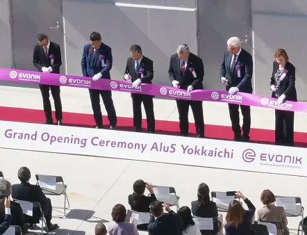 Feierliche Eröffnung der neuen Aluminiumoxid-Anlage von Evonik in Yokkaichi, Japan